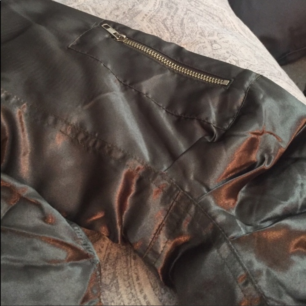 PM EDITOR PICK/HP! ARMY GREEN PUFFER BOMBER JACKET - Picture 7 of 8